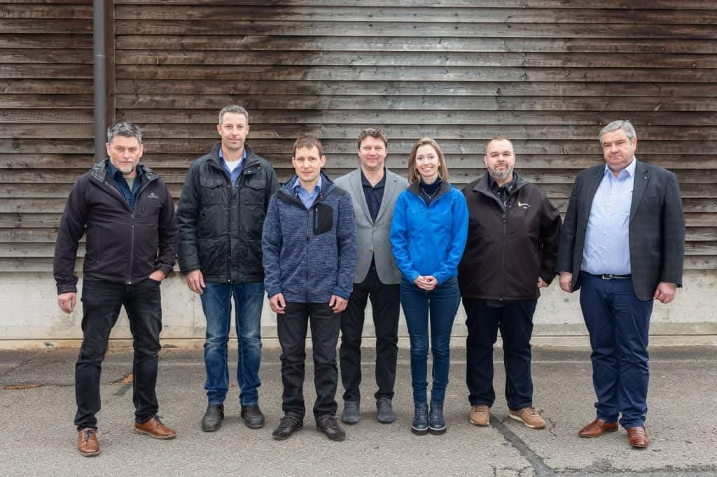 Der neue Vorstand (v. li.) Felix Horni, Samuel Guggisberg, Benny Hüsler, Beat Gerber, Johanna Gapany, Daniel Haffa und Fernand Andrey. Bild: kim