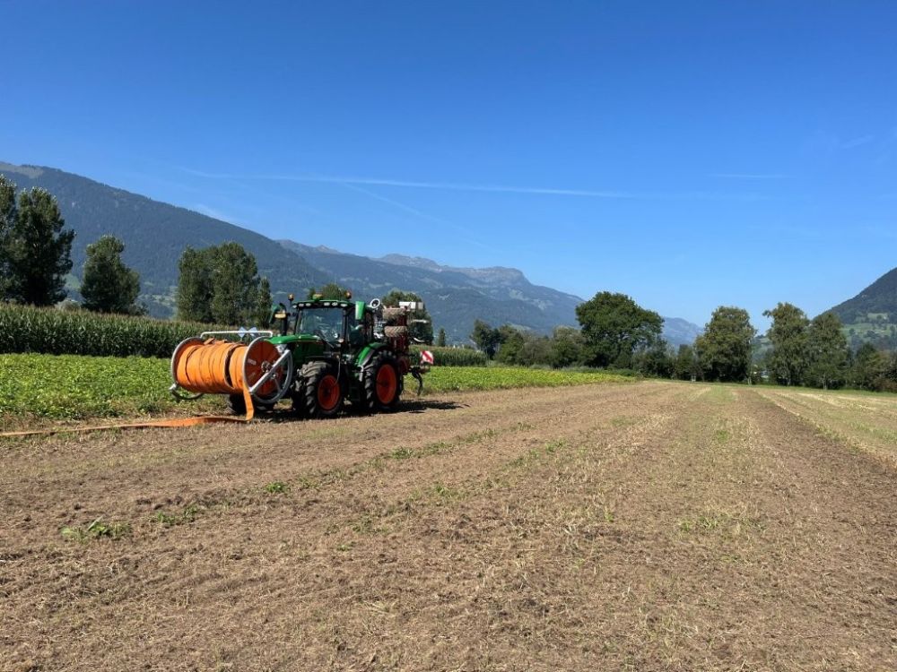 Der Lohnbetrieb Zimmermann Mels AG konzentriert sich hauptsächlich auf das Ausbringen von Hofdünger. Bildquelle: kim