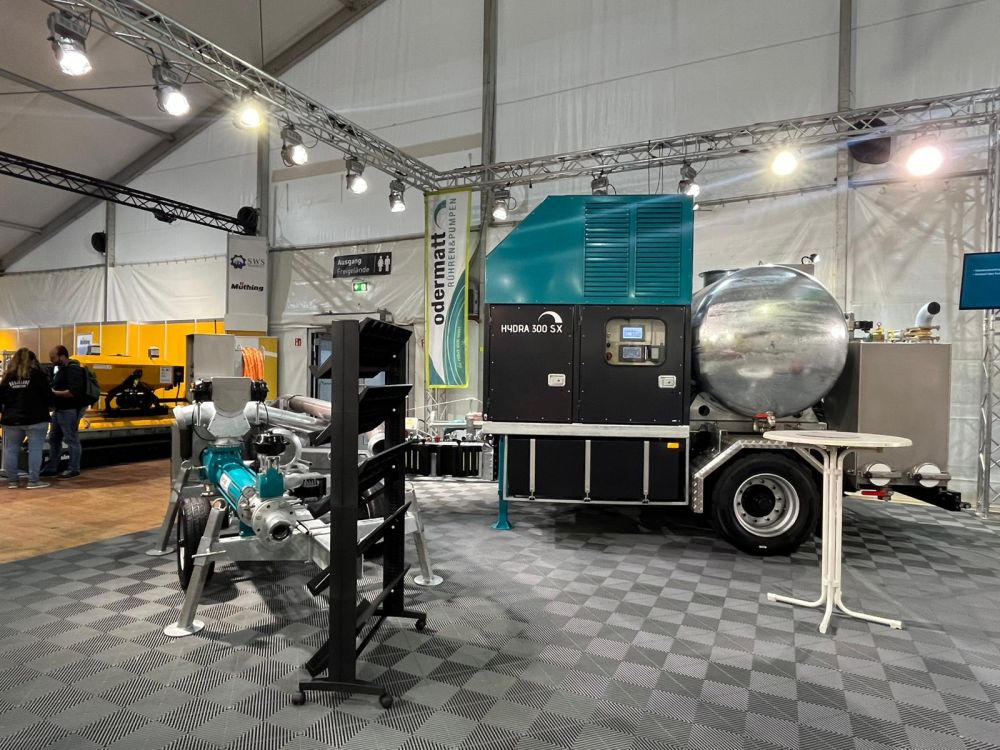 Die Hydra 300 SX stand im Mittelpunkt am Stand der Odermatt Umwelttechnik AG. Bild: kim