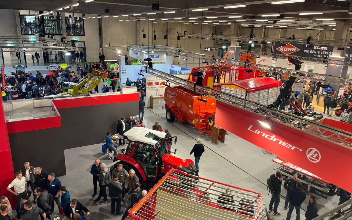 Luftaufnahme der Messestände in der Halle 2.0 an der Agrama 2024. Bild: kim