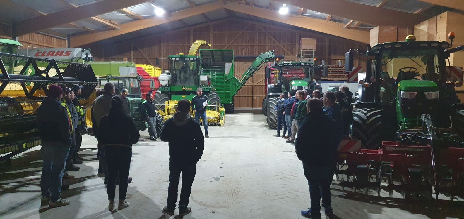 La visite guidée de la halle des machines a été très passionnante pour les participants. Photo : zVg