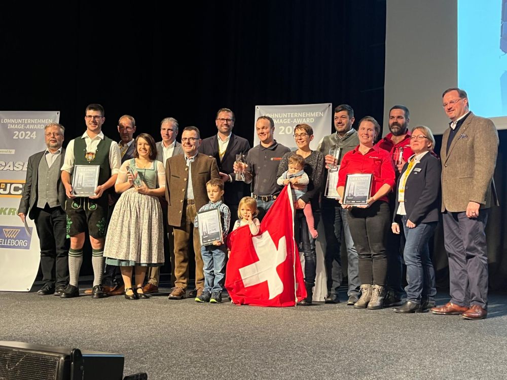 Gesamtaufnahme mit allen Gewinnern, Sponsoren und Organisatoren des Image Award nach der Preisverleihung. Bild: kim