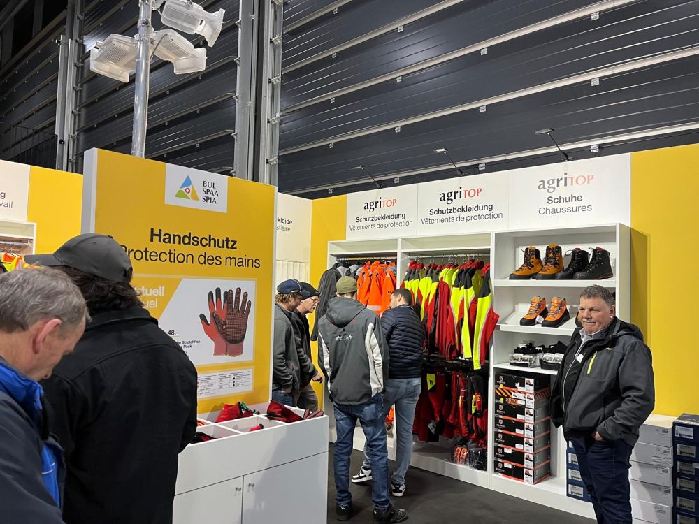 Le SPAA a présenté des équipements de sécurité pour l'agriculture. Image : kim