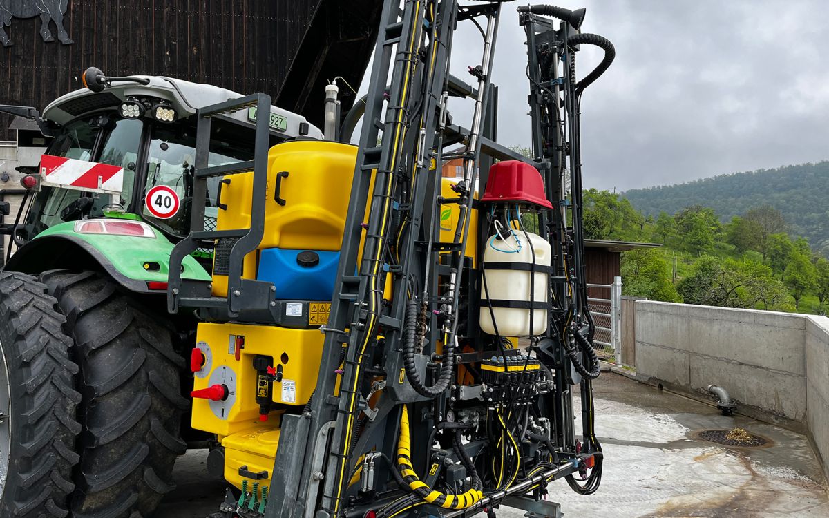 pulvérisateur de grandes cultures de la marque Caffini