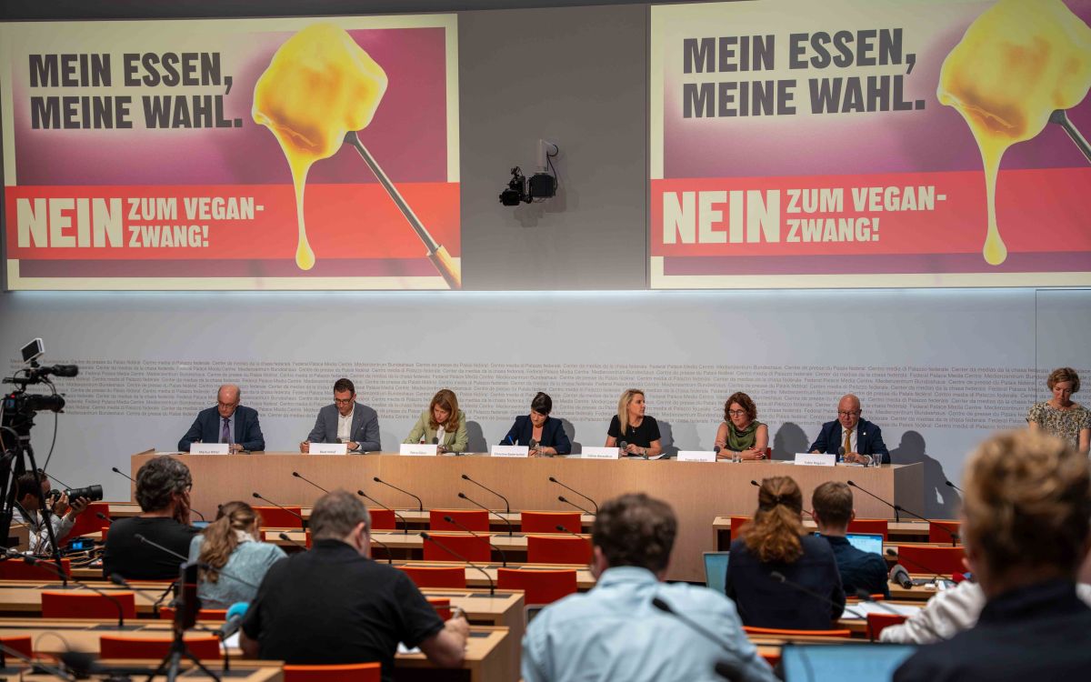 Komittee "Ernährungsinitiative Nein" bei der Medienkonferenz