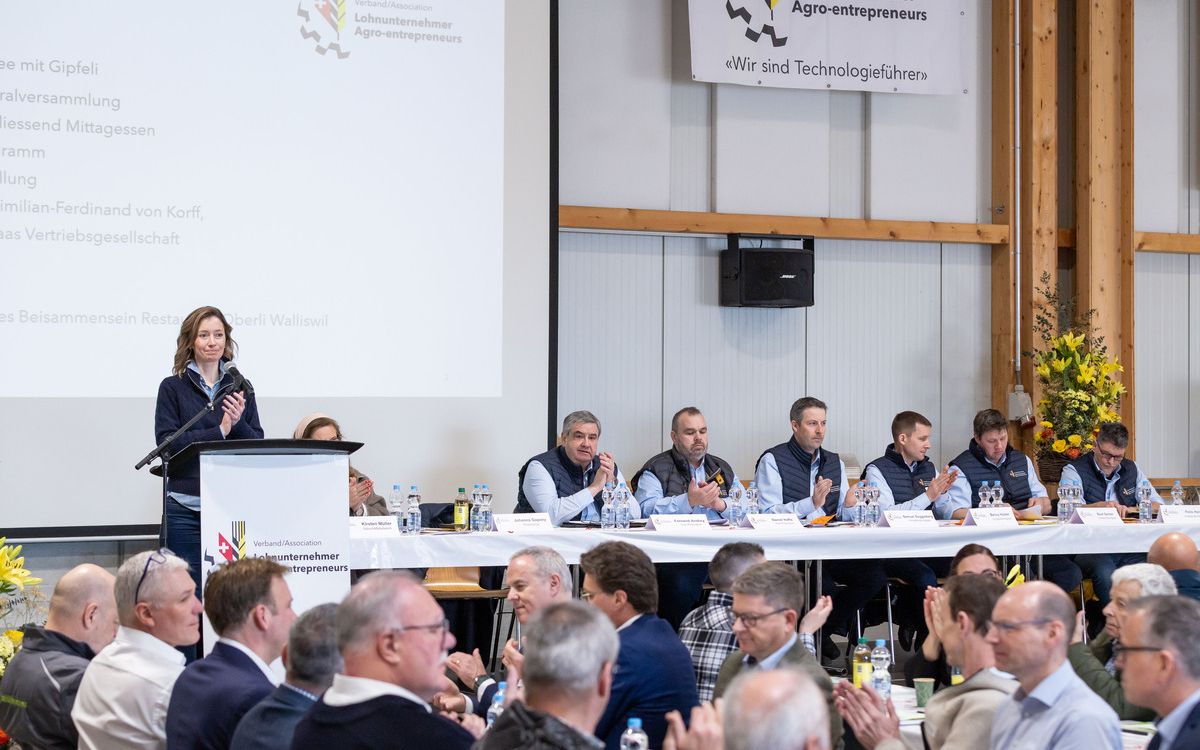 Johanna Gapany am Rednerpult bei der Eröffnung der GV 2026
