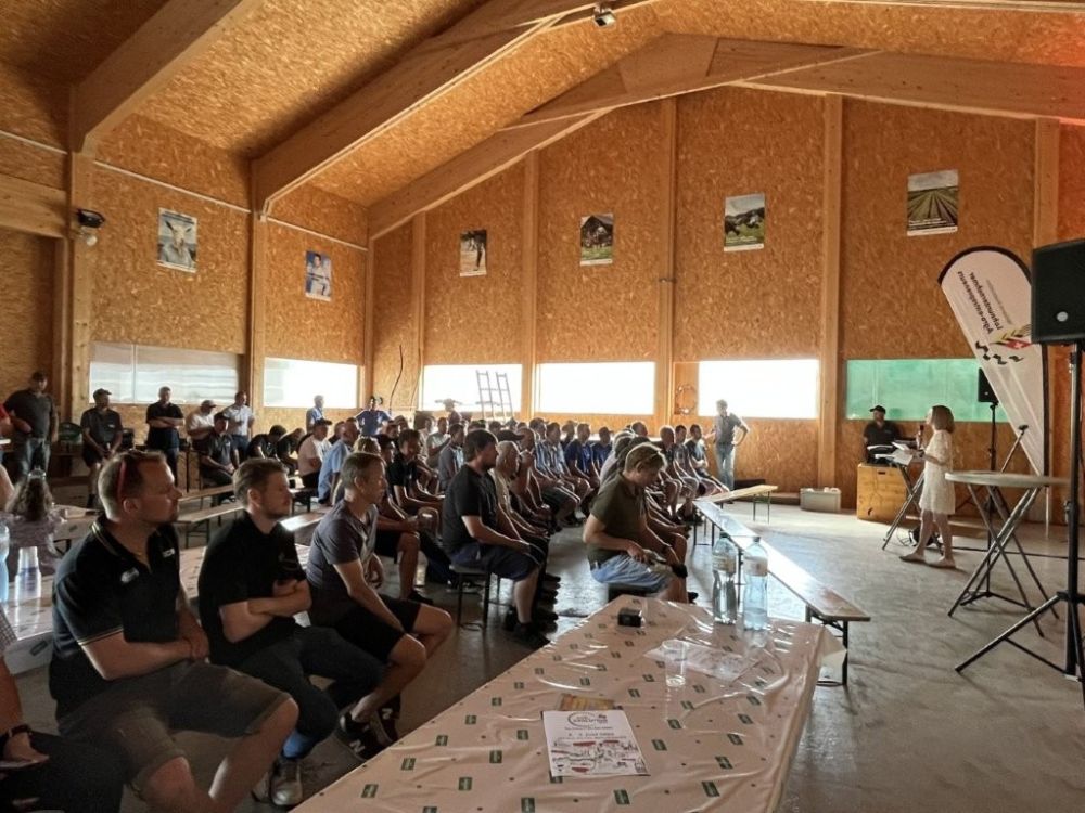 Ständerätin Johanna Gapany, Präsidentin des Verbandes Lohnunternehmer Schweiz, begrüsste die Gäste.