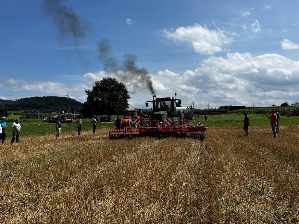 Le Fendt 822 Favortit a fait bonne figure sur la combinaison de six mètres de large. Photo : kim