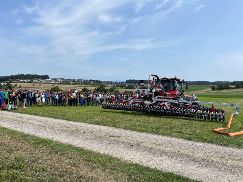 Gülleinjektion von Evers eingesetzt von Lohnunternehmen Hug Schotten Trans aus Kesswil.