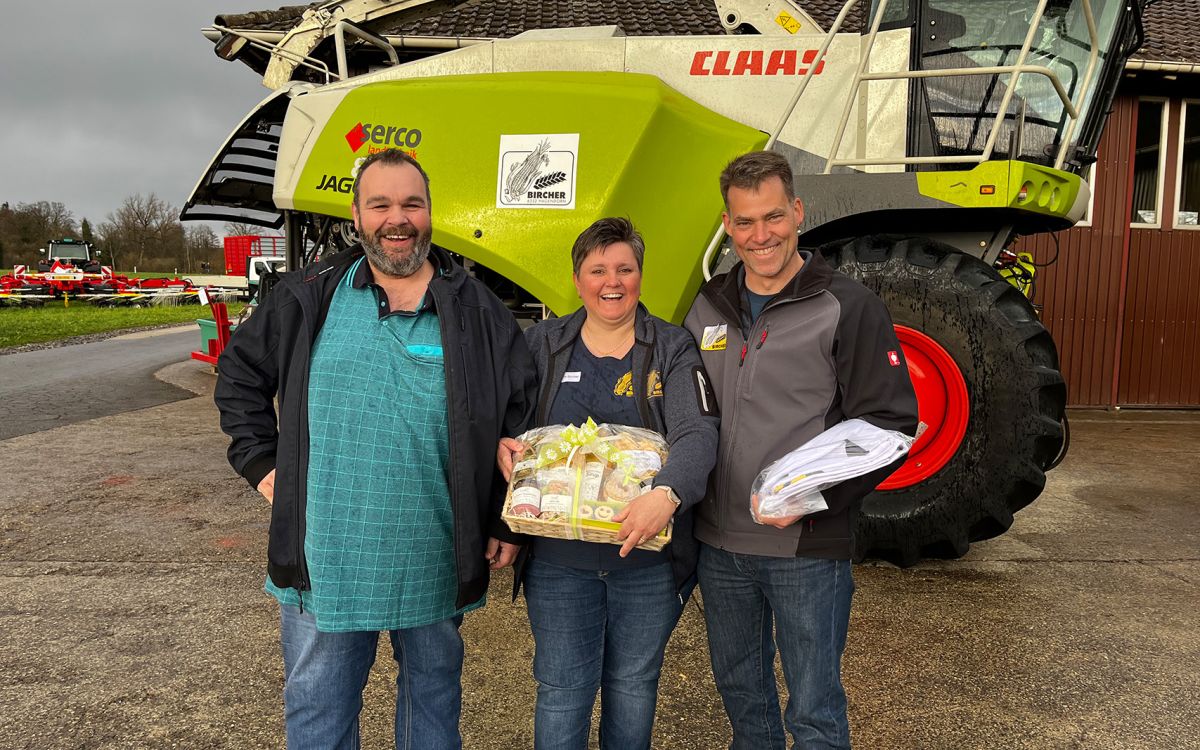Was für ein erfrischendes Bild: Marlis und Roman Bircher (r.) freuten sich über den Besuch von Vizepräsident Daniel Haffa.