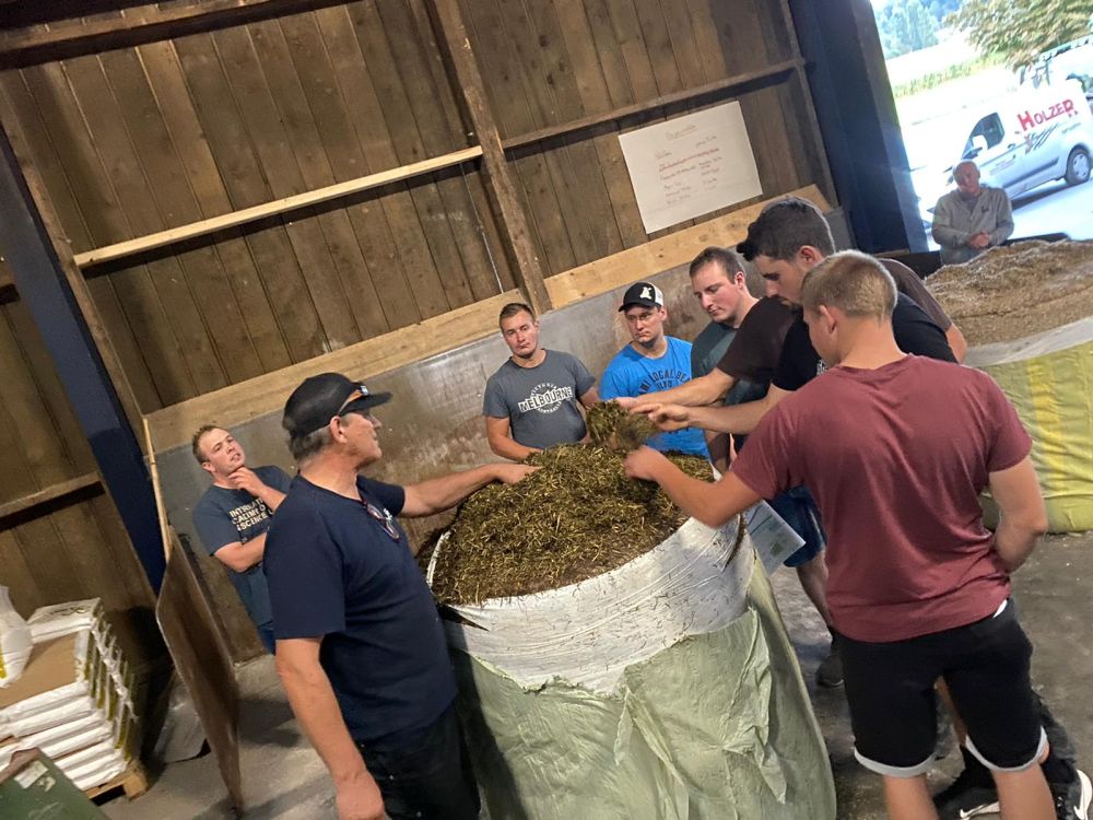 La qualité des balles d'ensilage est contrôlée au poste de la HAFL et de l'AGFF. Photo : zVg