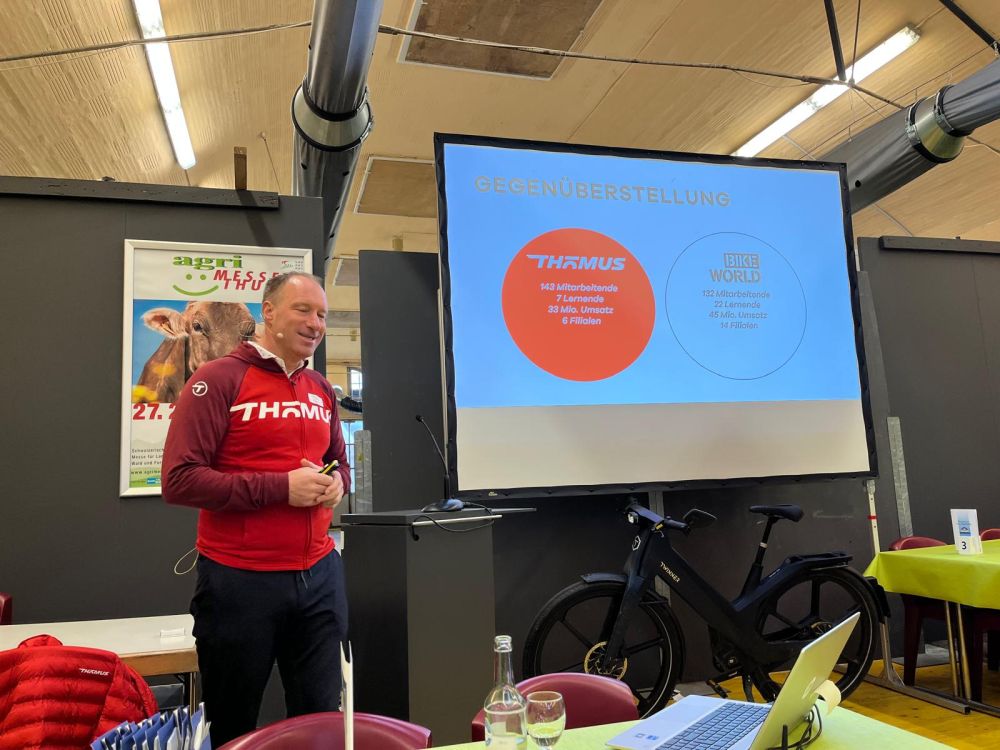 Le fondateur de Thömu, Thomas Binggeli, a parlé de passion et d'esprit d'entreprise dans son discours. Image : kim