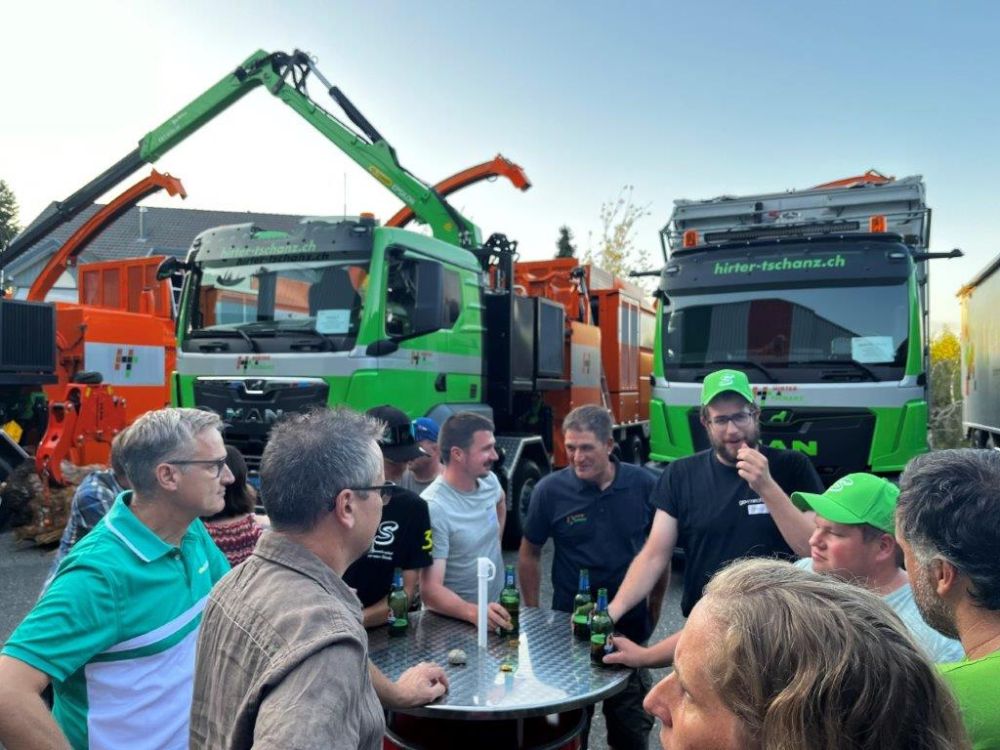 Les échanges entre les membres et les sponsors n'ont pas été négligés. Photo : kim