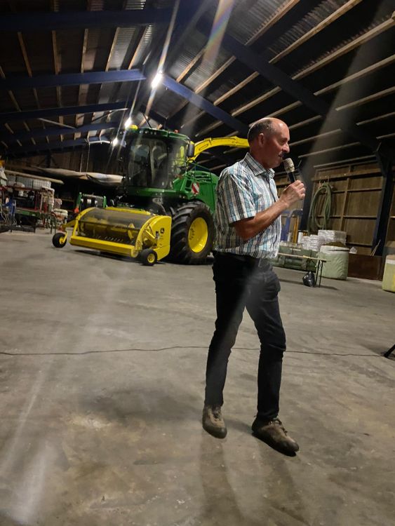 Jürg Iseli, député au Grand Conseil et président des paysans bernois, s'adresse aux participants. Photo : zVg