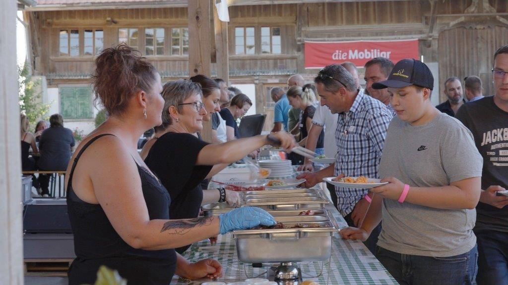 Repas délicieux au barbecue.