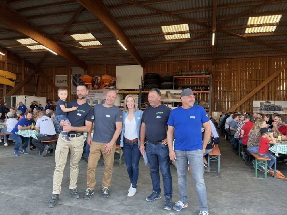 Gut gelaunt die Gastgeber mit der Verbandspräsidentin: Florian Pfirter, Stephan Langel, Johanna Gapany, Christoph Pfirter, Roger Langel (v. li.)