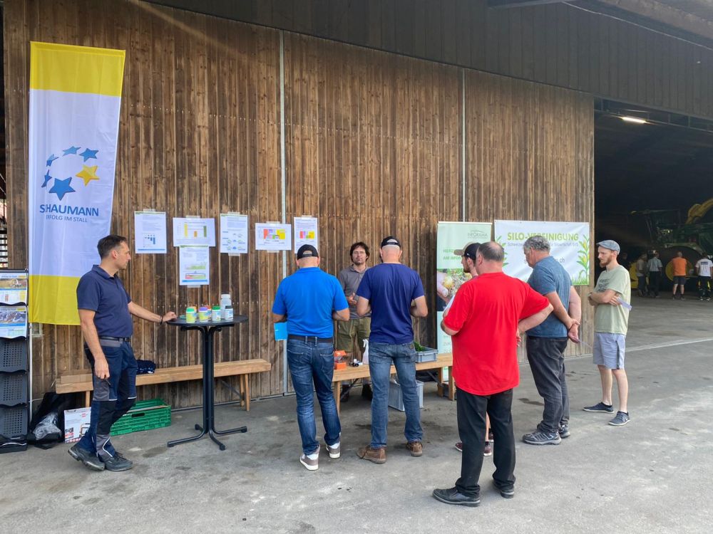 Le poste de Schaumann H.W. AG avec l'Inforama sur la mesure de la teneur en sucre et l'utilisation d'agents d'ensilage. Image : zVg