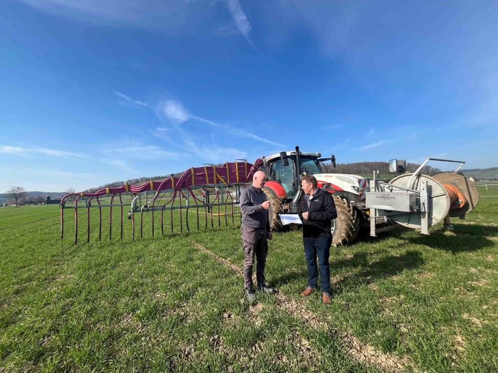 Stickstoff-Coach und Betriebsleiter auf dem Feld