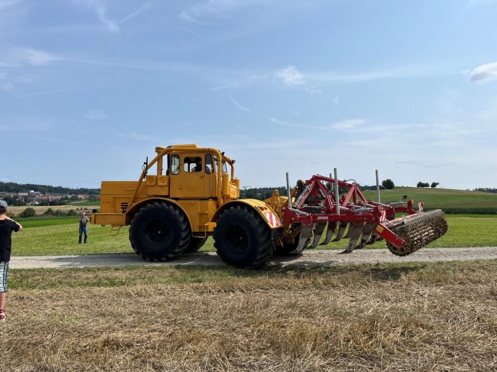 Besondere Aufmerksamkeit erhielt dieses Jahr der Auftritt des Kirowez K-701.