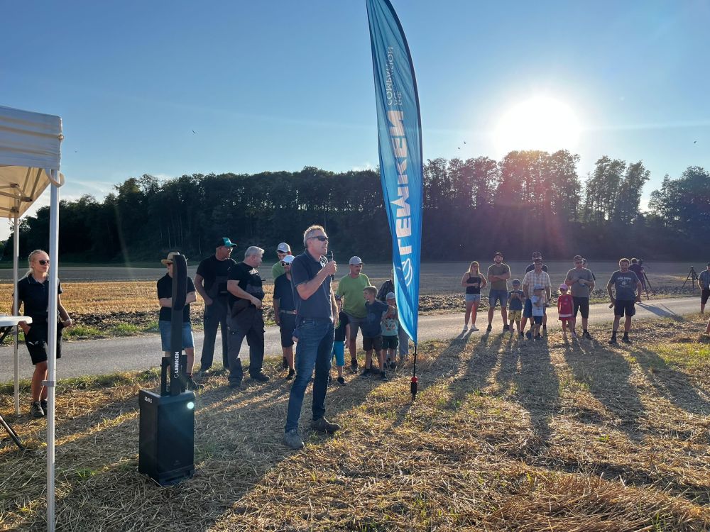 Animation et présentation des machines par Lemken Suisse (Vanessa Peterhans et Andreas Rutsch) et GLT Haldimann AG (Markus Haldimann). Photo : kim