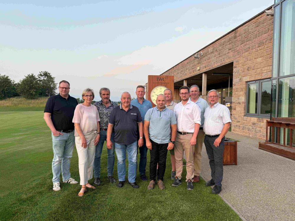Die Gewinnergruppe des Image Awards bei JCB in Rocester