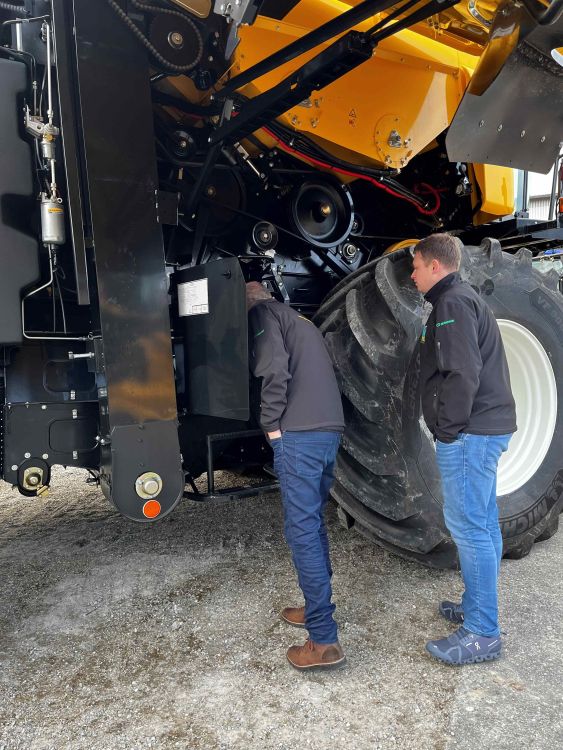 Über den Fahrer sind 15 bis 20 % mehr an Effizienz herauszuholen. Deshalb ist eine Schulung umso wichtiger. Schulungen bietet agriexperts-recruitment.de an.