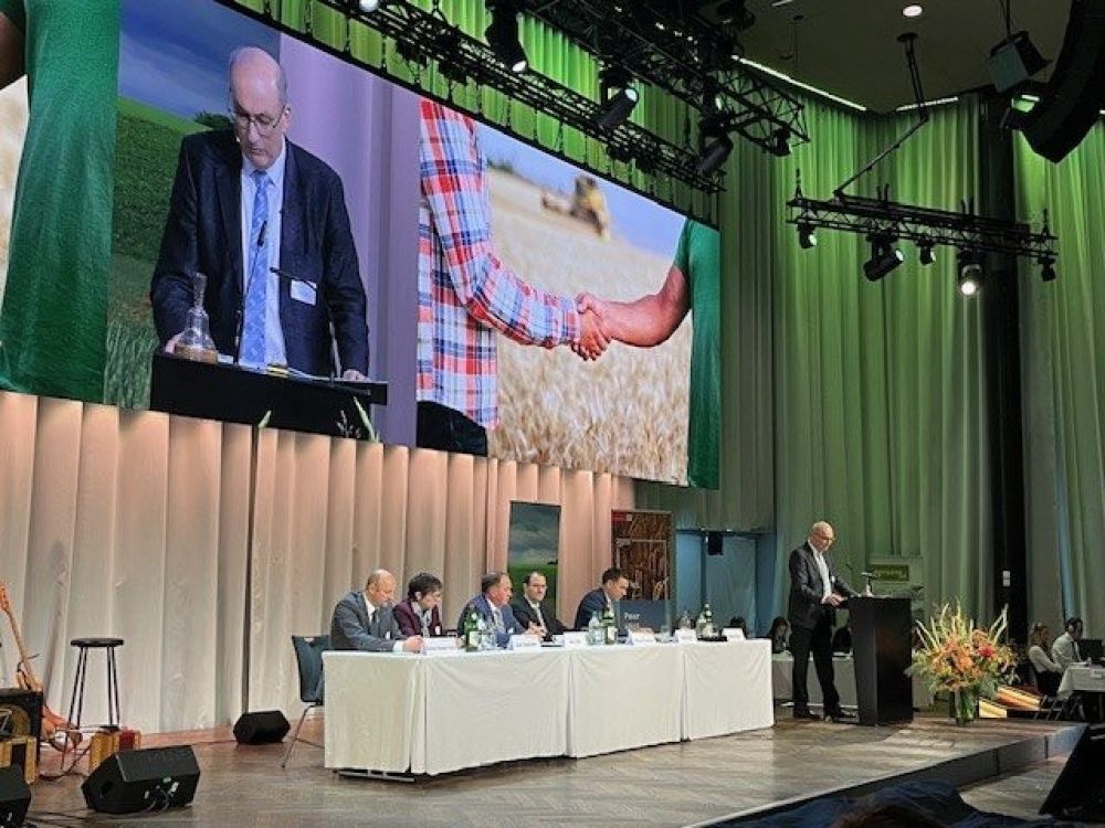 Verbandspräsident Markus Ritter versprach ob der nicht kostendeckenden Produzentenpreise, dass sich der Verband mit aller Kraft dagegen wehren werde, dass am Schluss die Landwirtschaft die Rechnung zahle