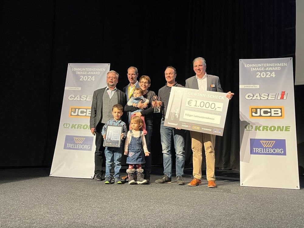 Marcel et Margrit Villiger-Hartmann avec leurs enfants lors de la remise des prix. Image : kim