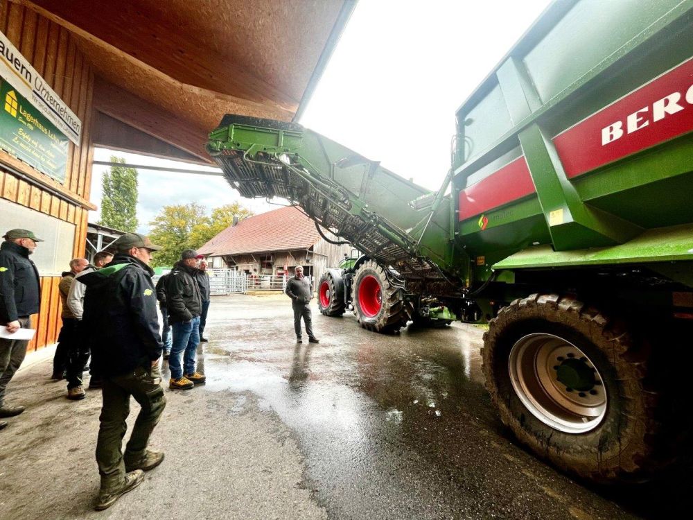 L'engin de transbordement Bergmann RPW 400 pour l'utilisation dans les champs de betteraves sucrières. Photo : kim
