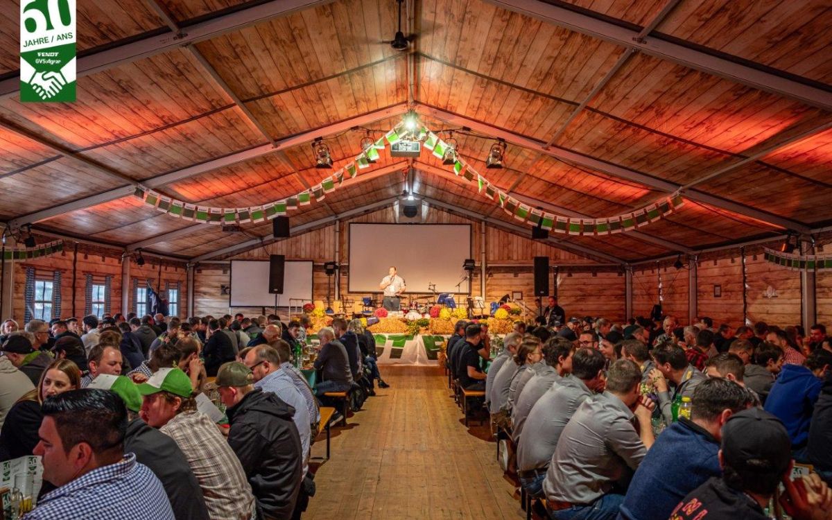 La soirée bavaroise lors de la fête d'anniversaire du partenariat de distribution Fendt et GVS. Image : zVg